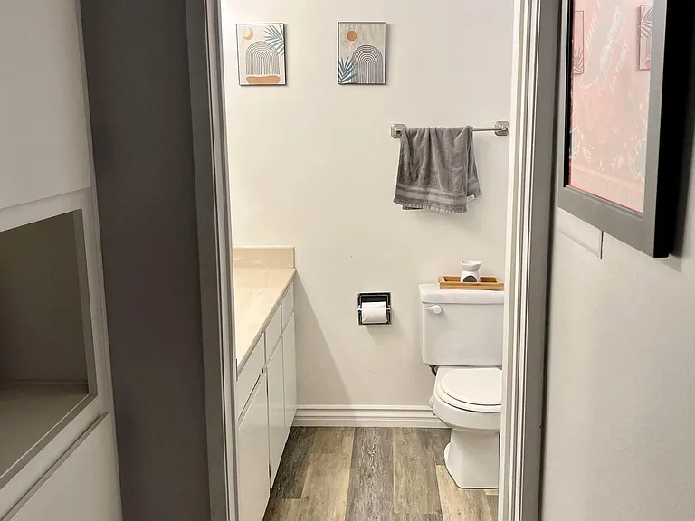 890 Peninsula St #4 — Photo 10