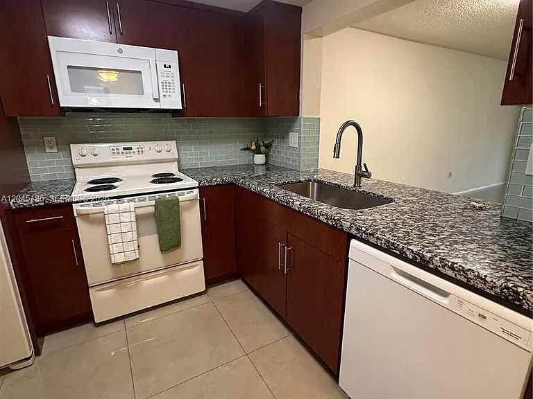10845 SW 112th Ave #211 — Photo 4