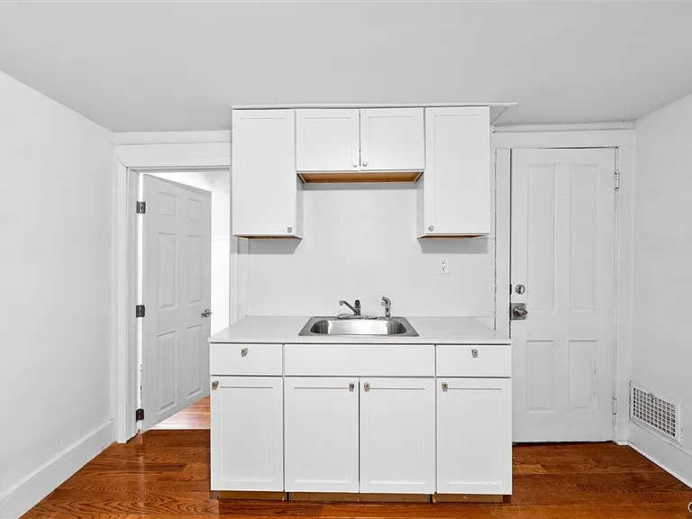 104 Kincaid Ave — Photo 22