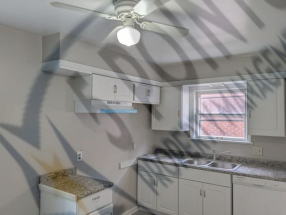 4th image of 11200 Vernon Ave