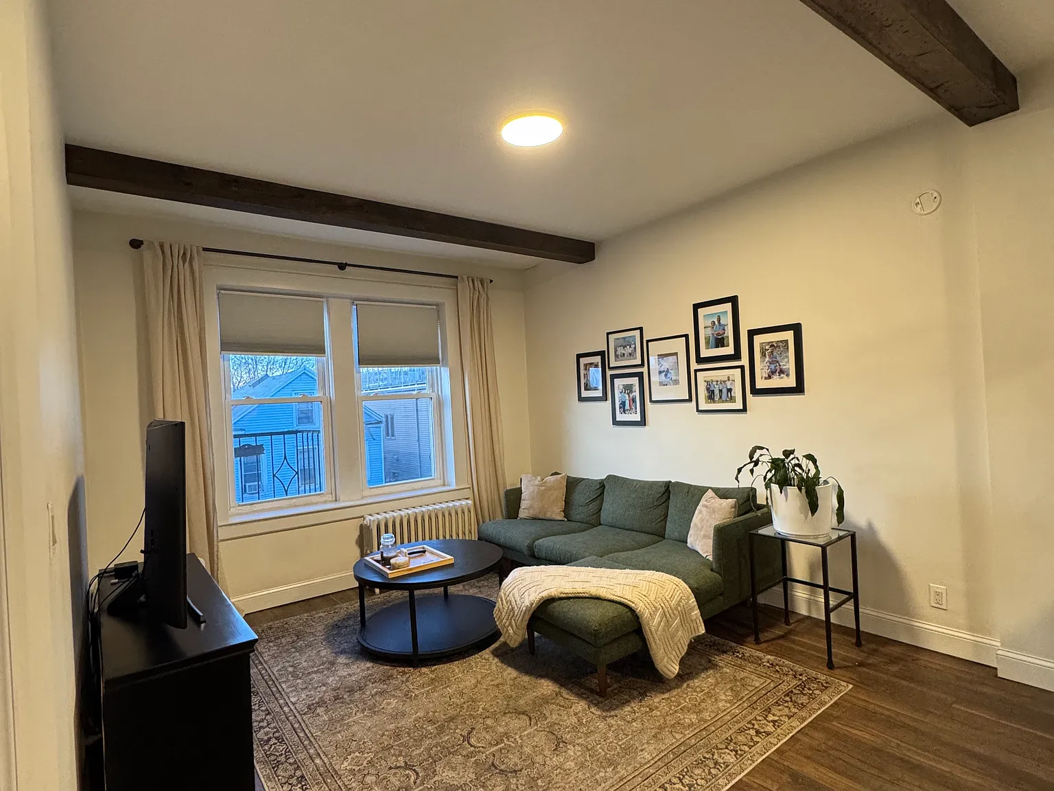 2 bed, 734 sqft, $3,200 — Photo 2