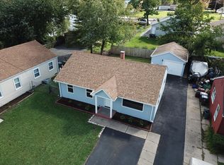 1701 Lyons Ct, Waukegan, IL 60085