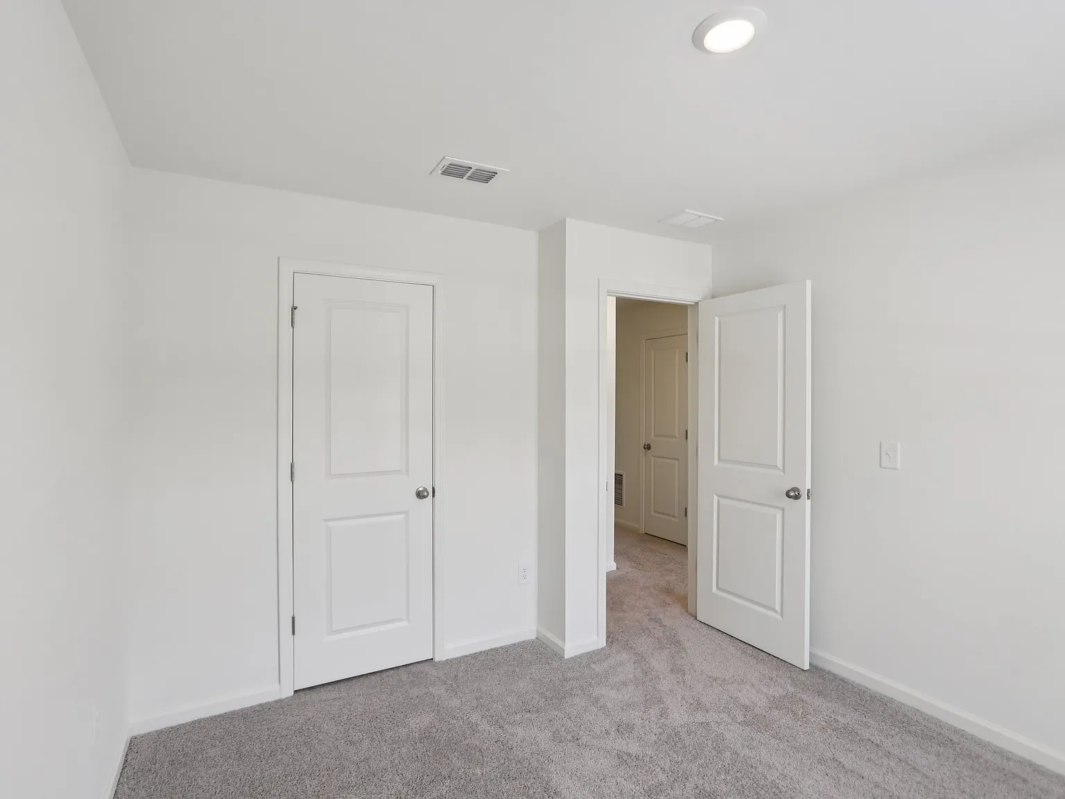 3 bed, 2.5 bath, 1421 sqft, $1,995 — Photo 4