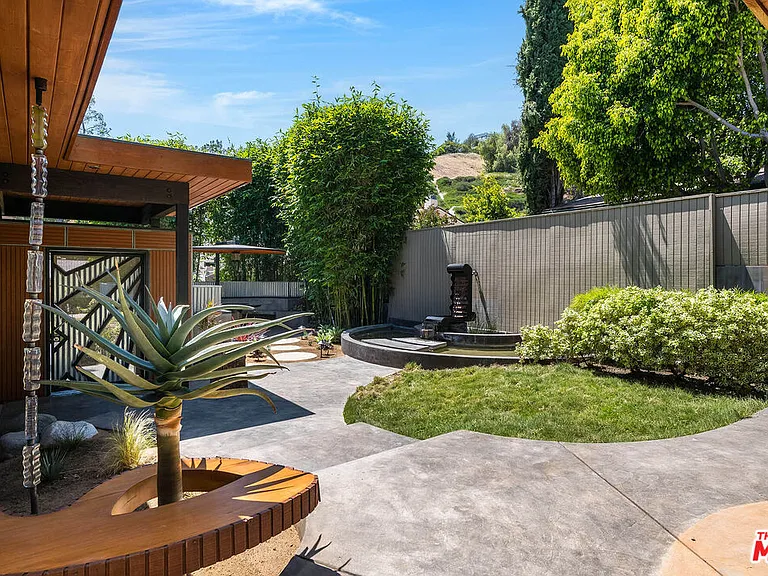 22277 Buena Ventura St — Photo 7