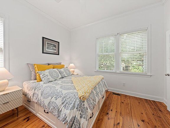 5th image of 4021 Bridle Trail Dr
