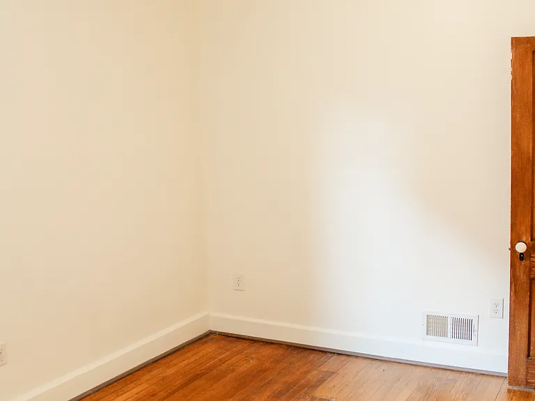 732 Salem Ave — Photo 14