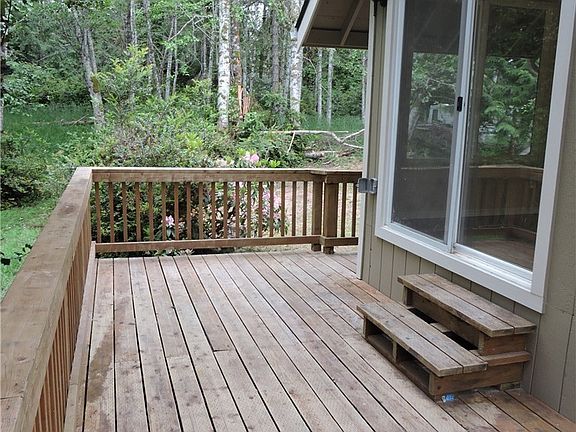 5th image of 1015 Yew Blvd NW