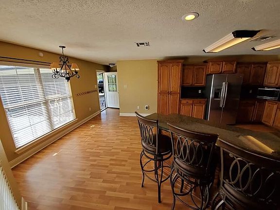 3rd image of 213 Shelby Dr