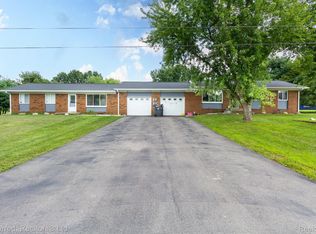 2895 Spring Hill Dr, Howell, MI 48843