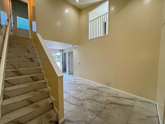 3rd image of 1428 Auld Ln #C