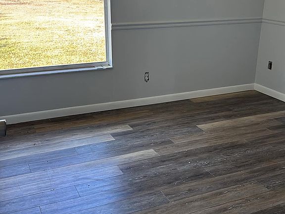 2nd image of 3626 SE 2nd Pl