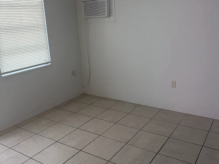 2225 9th Ave W #5 — Photo 9