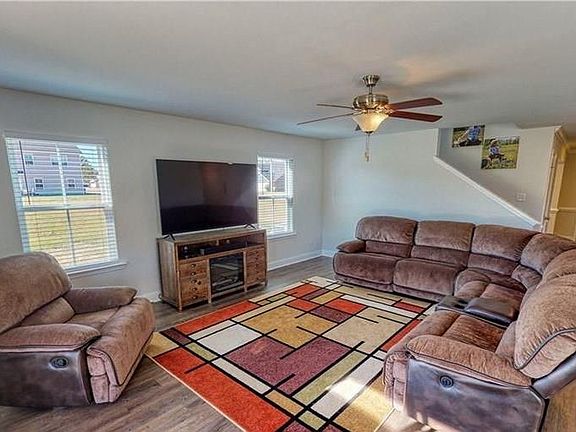 4th image of 614 Bledsoe Dr