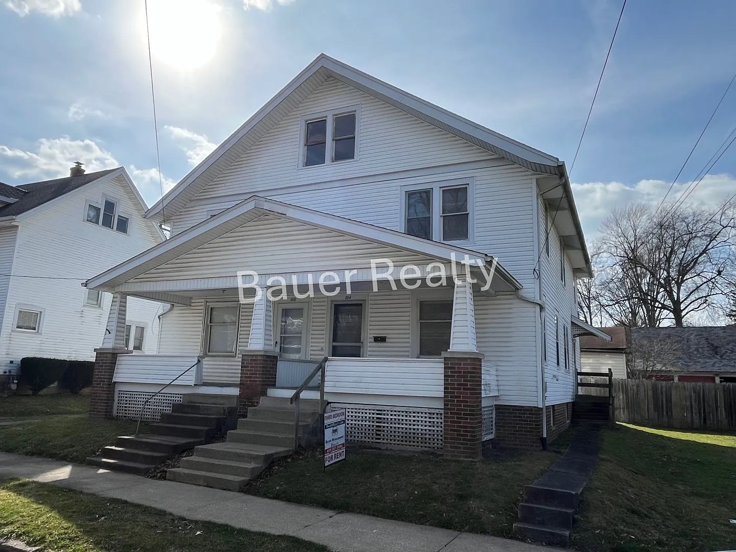 sm — Photo 2