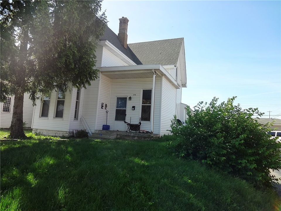 1st image of 227 E Washington St