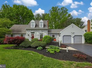 900 Gemstone Dr, Lancaster, PA