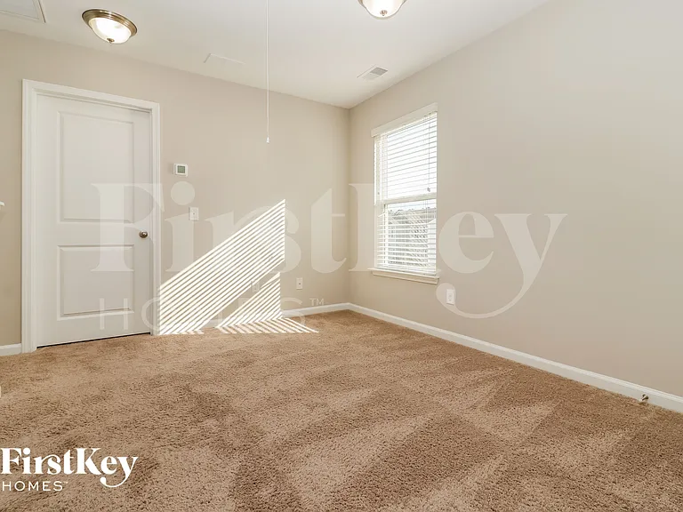 516 Glady Rd — Photo 12