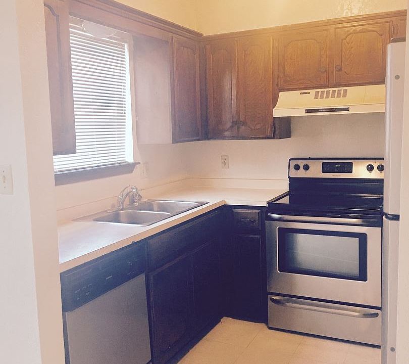 1st image of 2129 Beaumont Dr APT D