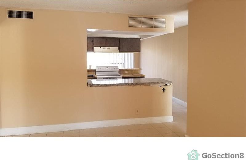 1st image of 4401 Treehouse Ln #F