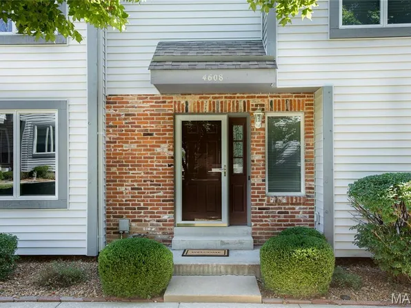 4608 Sherman Park Dr, Saint Charles, MO 63303