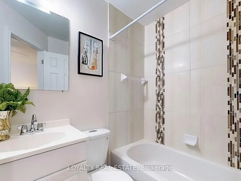 4 McMurchy Ave S #1 — Photo 11