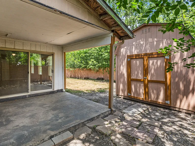 146 Stapleton St — Photo 20