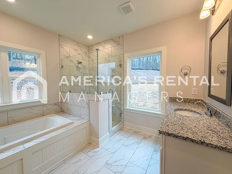 101 Townmoor Ln — Photo 32