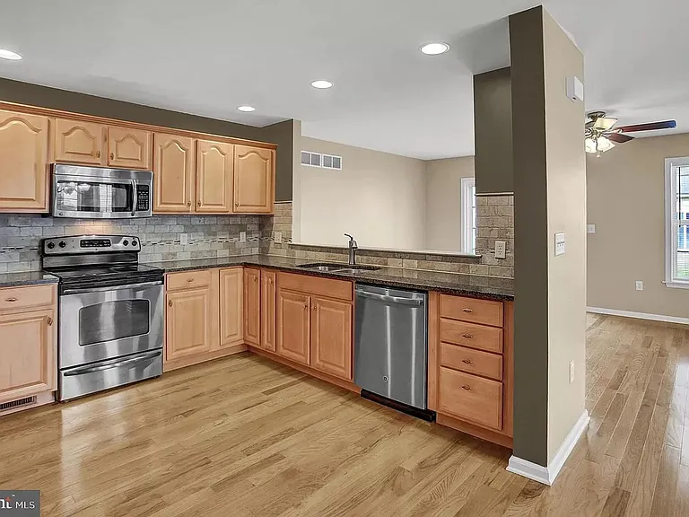6341 Galleon Dr — Photo 6