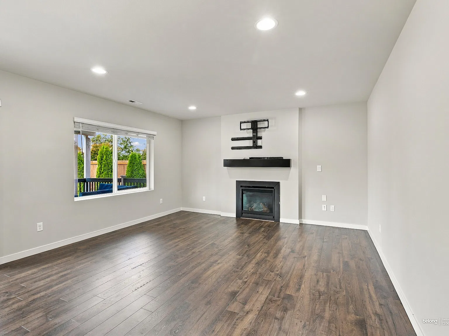 3 bed, 2.5 bath, 1804 sqft, $3,295 — Photo 4