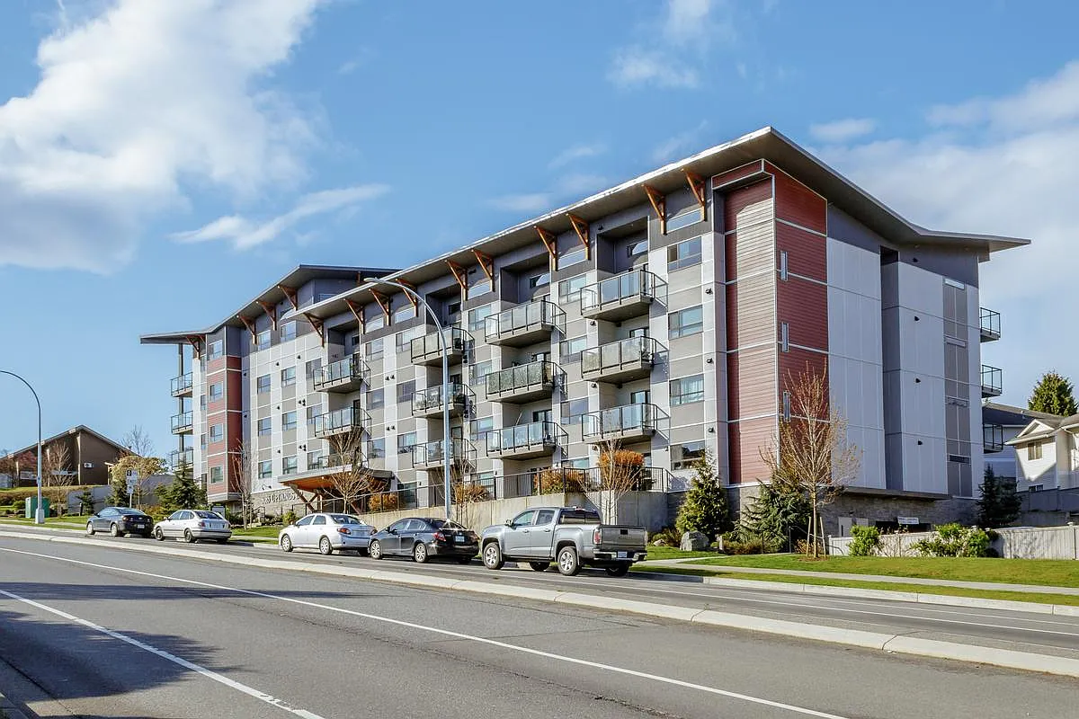 Arbutus Apartments — Photo 2