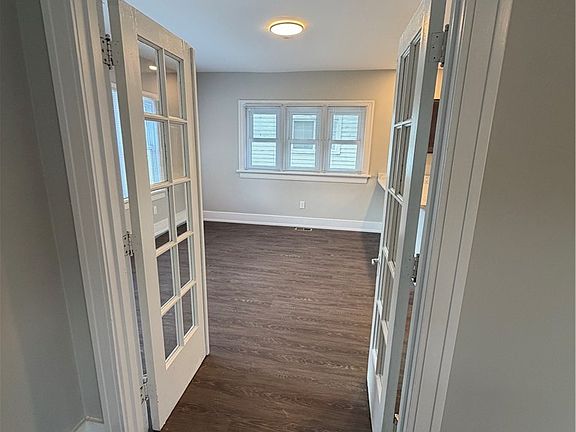 4th image of 403 Kenwood Ave