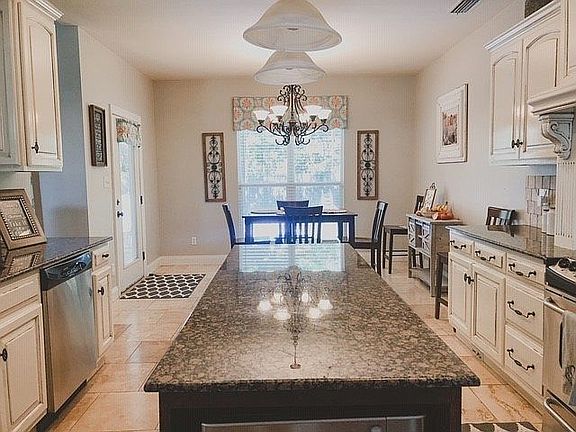 4th image of 315 Hannah Chase Way