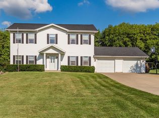 S5518 Glacier Dr, Baraboo, WI 53913