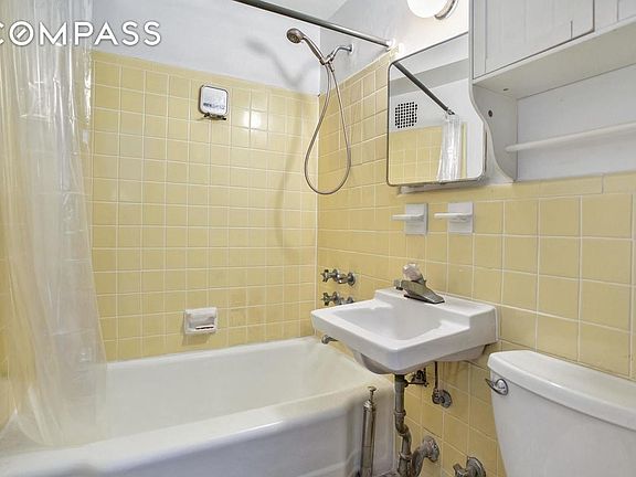 4th image of 160 9th Ave APT 4R