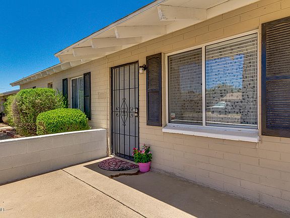 2nd image of 844 E El Caminito Dr