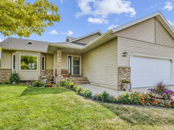 3902 6th St S, Moorhead, MN 56560