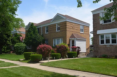 3119 Ernst St Photo 1