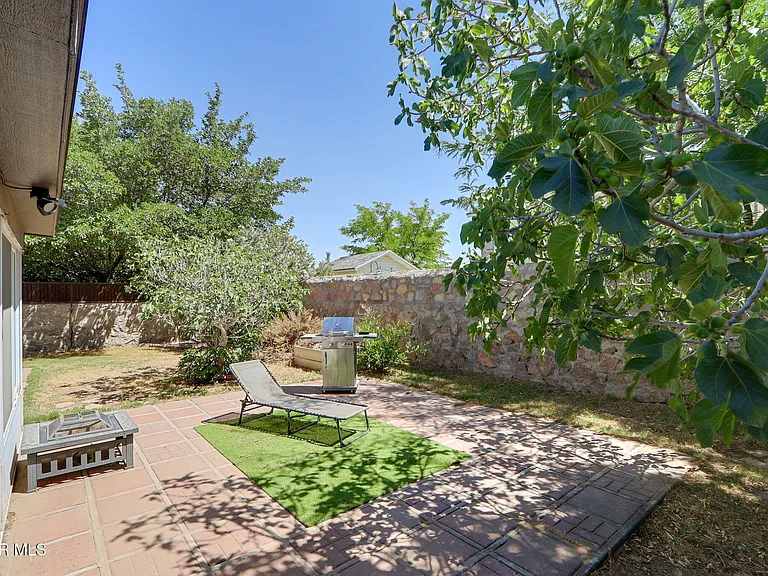 4348 Loma Hermosa Dr — Photo 38