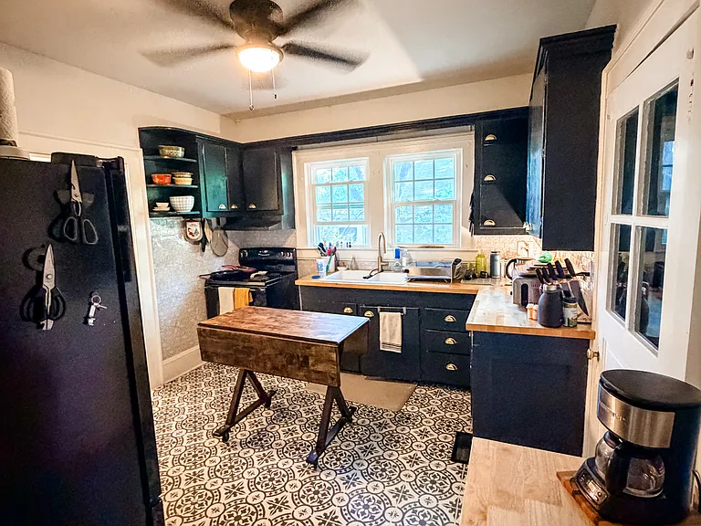 1003 Lexington Ave — Photo 4