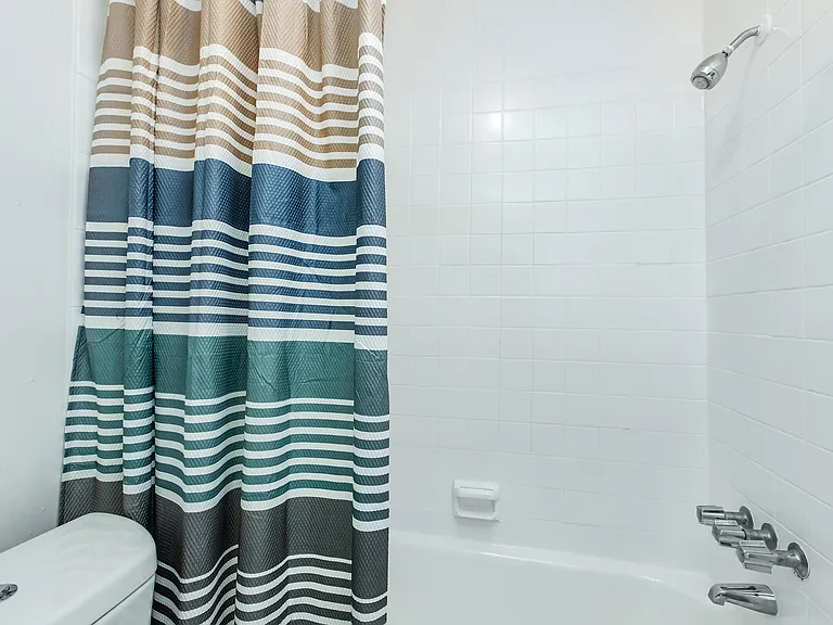 Urban Place Apartments — Photo 60