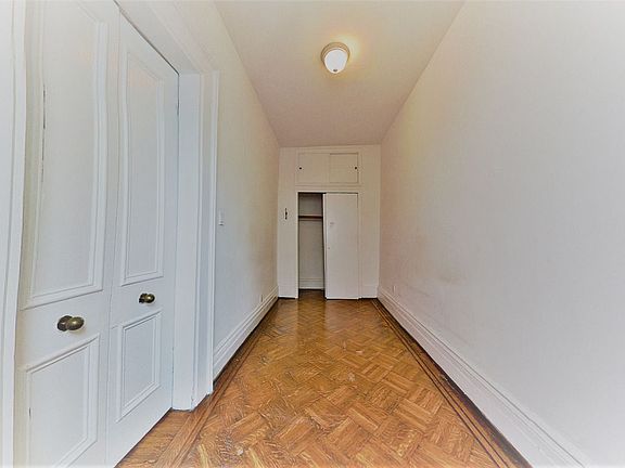 3rd image of 147 E 61st St APT 4A