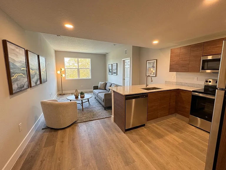 4424 S Texas Ave #305 — Photo 4