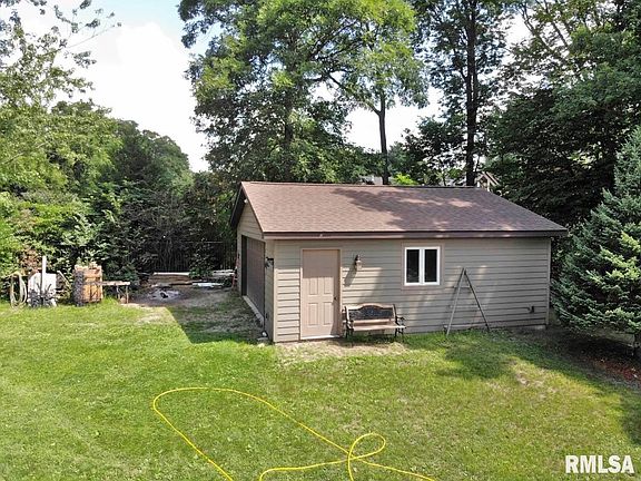 5th image of 525 Whispering Oaks Dr