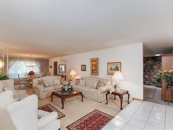 4th image of 1439 Pillsbury Ln
