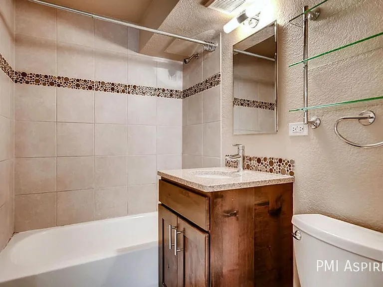 Patina — Photo 3