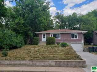 3618 Grandview Blvd, Sioux City, IA 51104