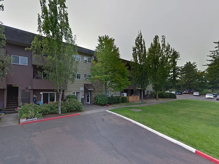 Madera Court Apartments - Troutdale Oregon