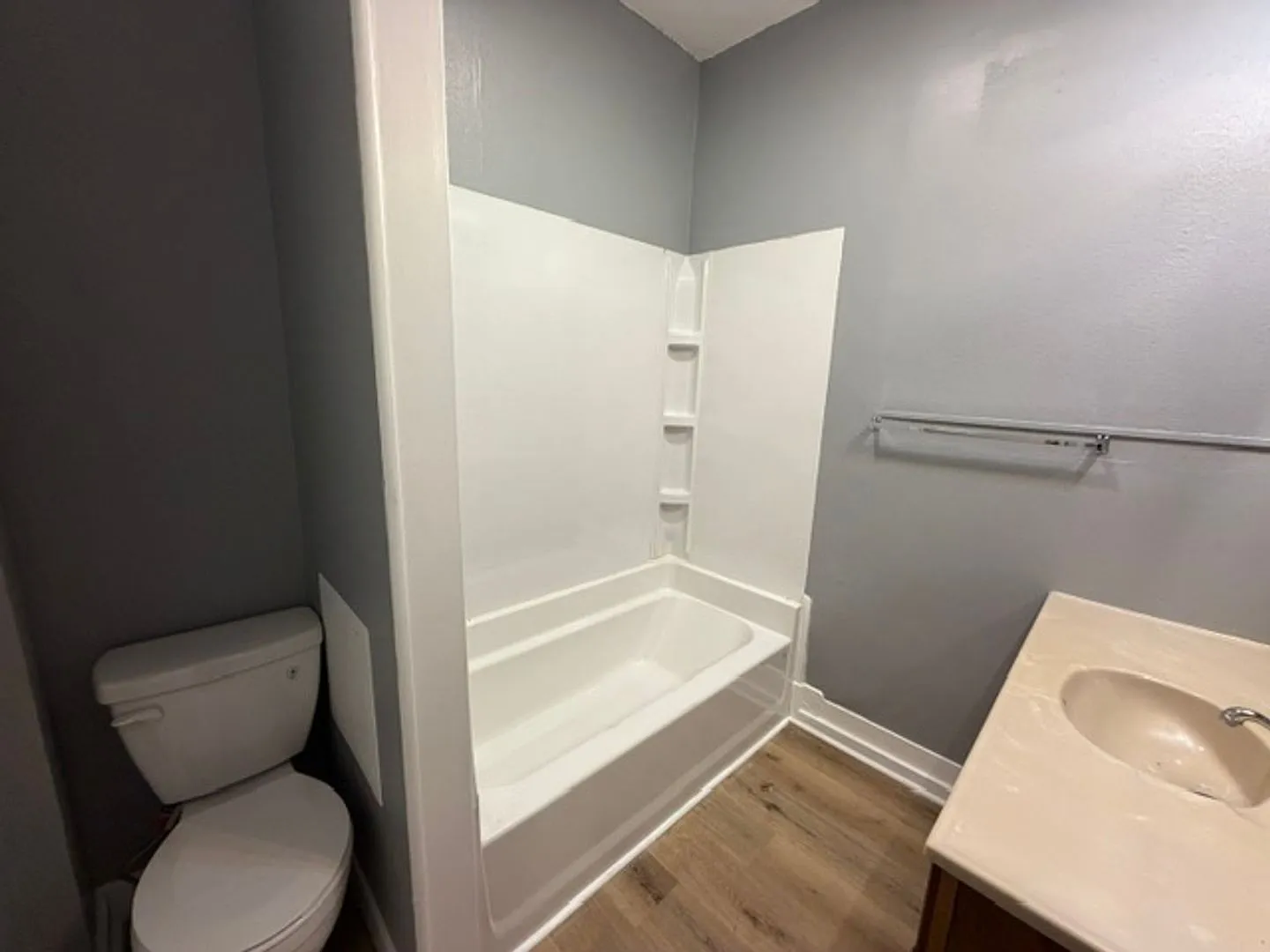 2 bed 1 bath home for rent — Photo 2