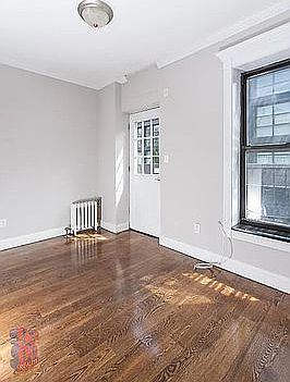 4th image of 232 Elizabeth St #D