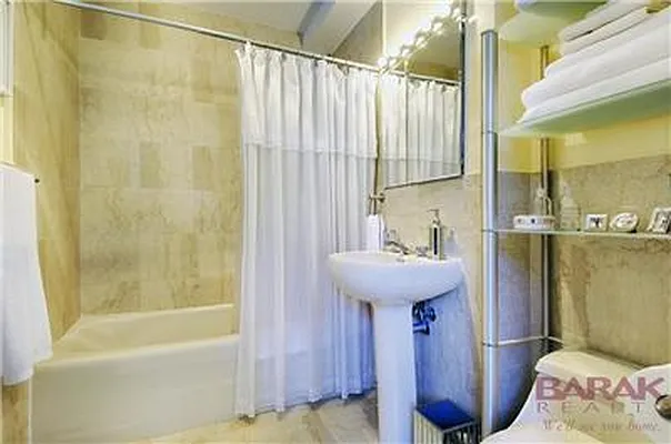 Rented by Barak Realty | media 25